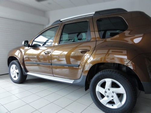Dacia Duster L.boczna F-3 strona.jpg