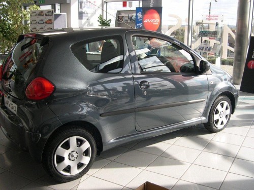 Toyota Aygo 3D - listwa boczna F-6 (1).JPG