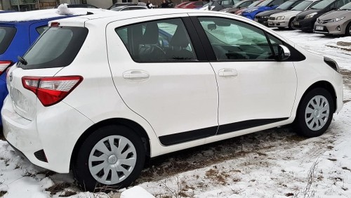 yaris 17-3.jpg