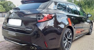 listwy drzwiowe Toyota Corolla kombi (2019-->) Suzuki Swace